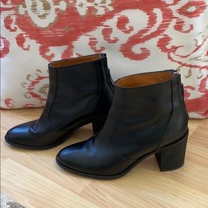 Madewell Black Leather bootie size 9.5